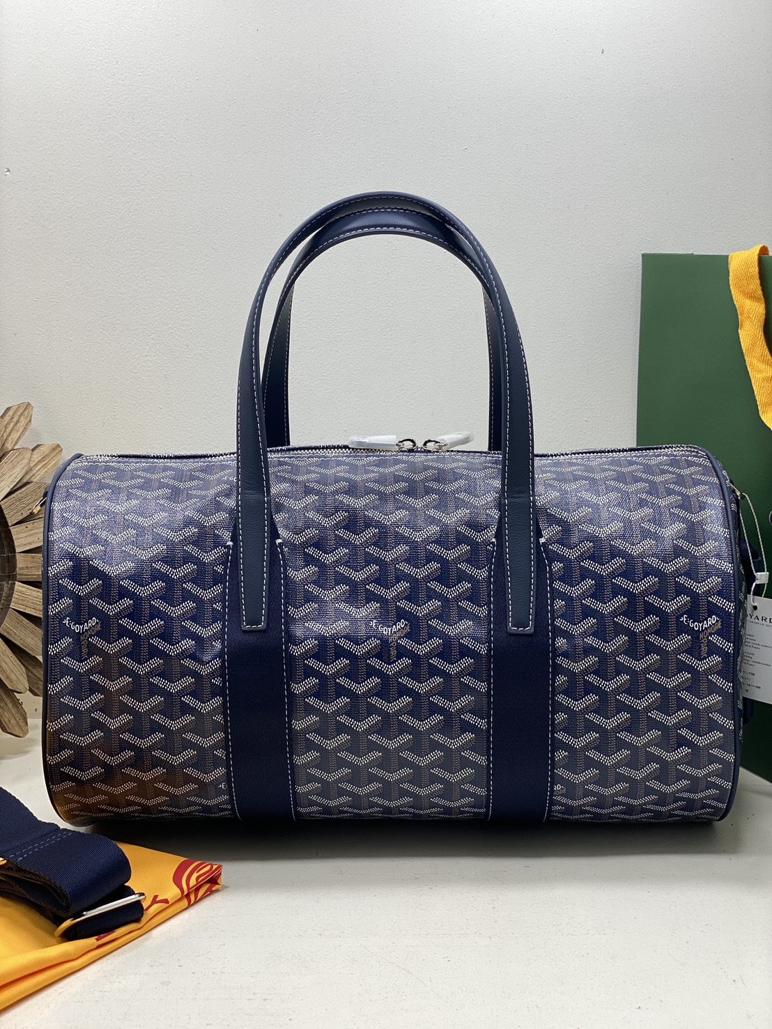ORI หนังแท้ | Goyard Barrel 40 Sports Bag กระเป๋าสะพายทรง Keepall ใบใหญ่ ดีไซน์สปอร์ต ภายในโล่งกว้าง จุของได้เยอะ มีหูจับด้านบน เพิ่มฟังชั่นหูหิ้วด้านข้าง สะดวกใช้งาน