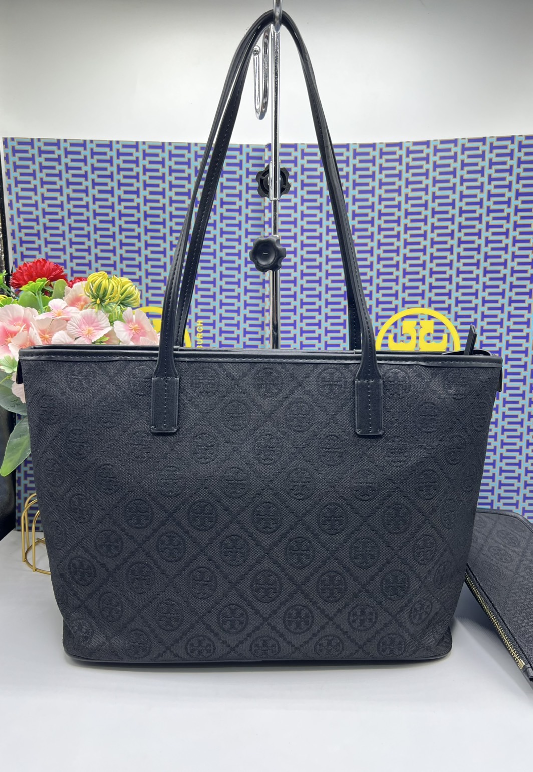 ORI หนังแท้ | Tory Burch T Monogram zip tote bag กระเป๋าทรงโท้ทใบใหญ่ทรงกว้างพร้อมใบเล็กเข้าเซ็ท งานผ้าแจ็คการ์ดตัดขอบหนัง เดอะเบสท์ เซลเลอร์!!