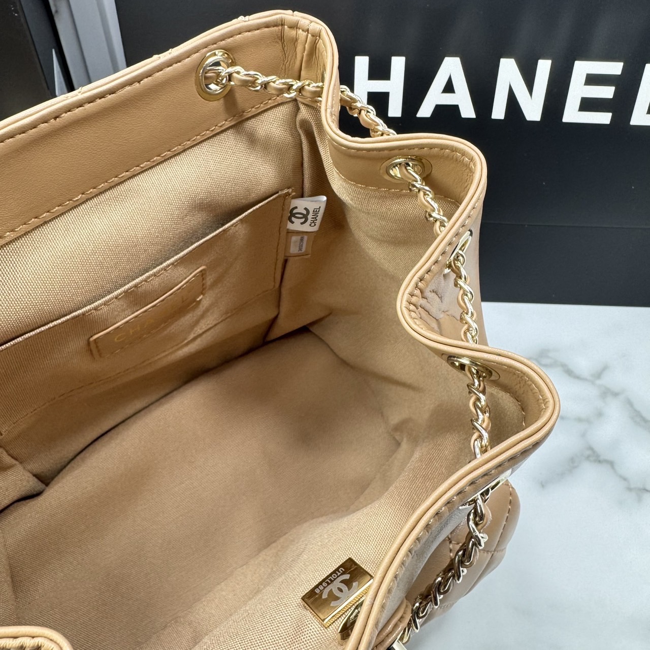 ORI หนังแท้ | Chanel Duma Backpack กระเป๋าเป้ไซส์มินิ น่ารักน่าใช้สุดๆ ไอเท็มยอดฮิต รูปทรงทันสมัย ดีเทลความสวยมากมาย