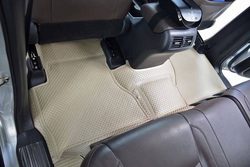 พรมปูพื้นรถยนต์ NISSAN TERRA ลายรังผึ้งรีดขอบ สีครีม เต็มคัน เข้ารูป+ปิดเบาะเเถว3 ลายหนังเรียบ