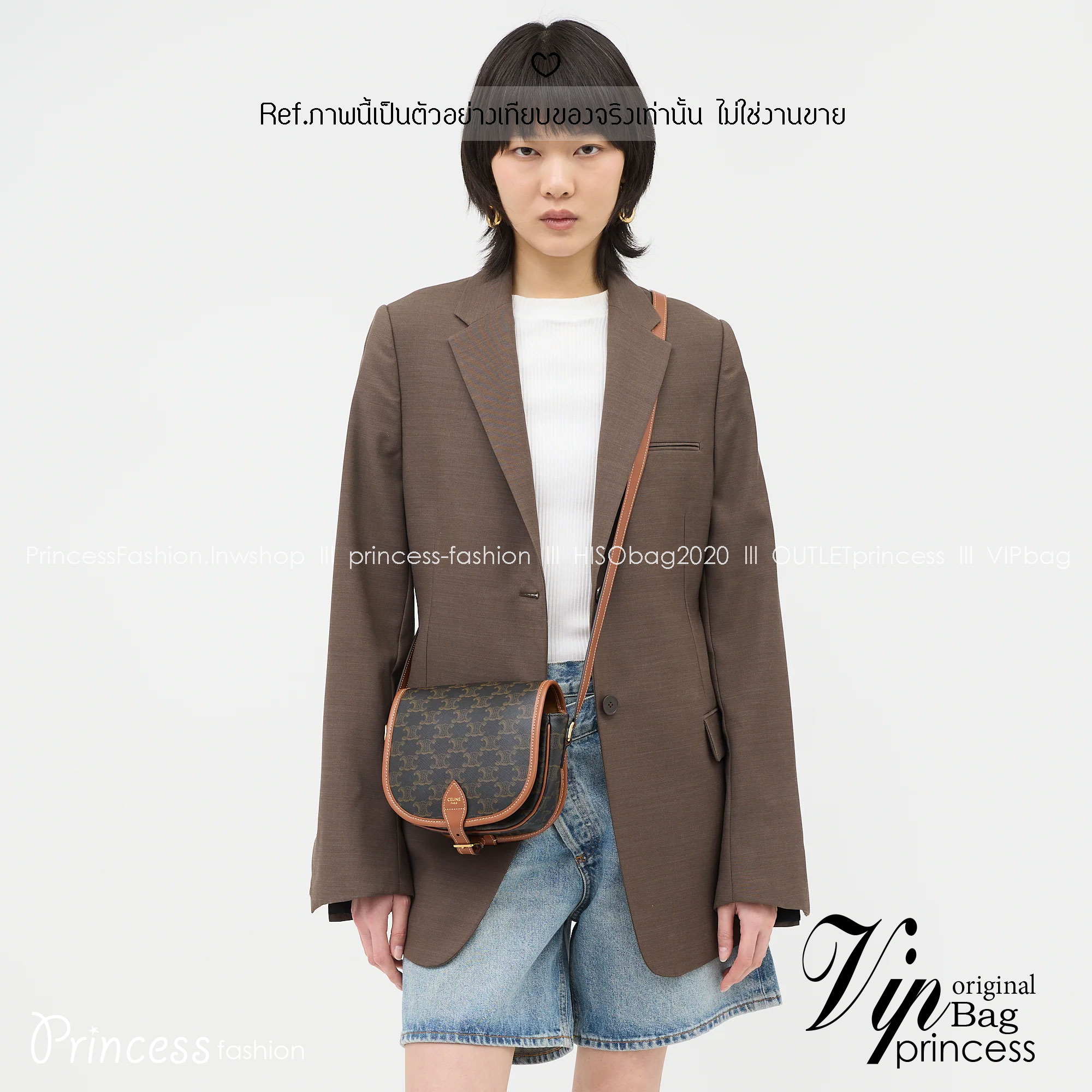 CELINE Folco bag in Triomphe canvas and Leather กระเป๋าสะพายข้าง รุ่นตามหาเข้าเพิ่มเติมสต๊อกพร้อมส่งแล้วค่าสาวๆ รุ่นยอดฮิต ขายดีไม่มีตก ทรงสวยโดดเด่นเป็นเอกลักษณ์ ดีไซน์โค้งมนสวยงาม