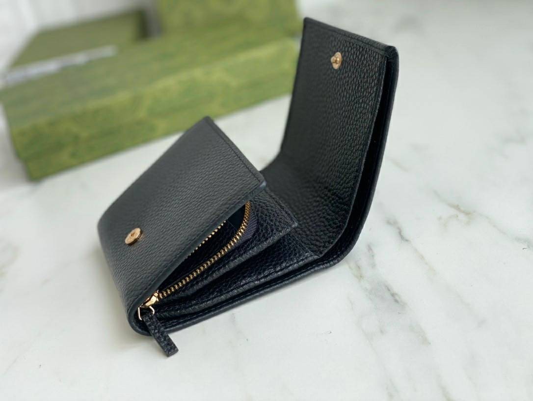 VIP 】Gucci small wallet 3 พับ มีช่องซิปใส่เหรียญ น่ารักมาก งานหนังแท้ รุ่นพิเศษครบเซ็ท ราคาคุ้มที่สุด ต้อนรับปีแห่งความปัง!! เอ็กซ์คลูซีฟมาก!!