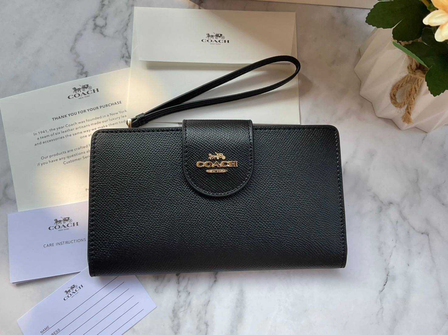 COACH TECH WALLET (COACH C2869) New Coach กระเป๋าสตางค์ใบยาวรุ่นใหม่ ใส่โทรศัพท์ได้ด้วยน๊า!! คอลเลคชั่นสวยหรู