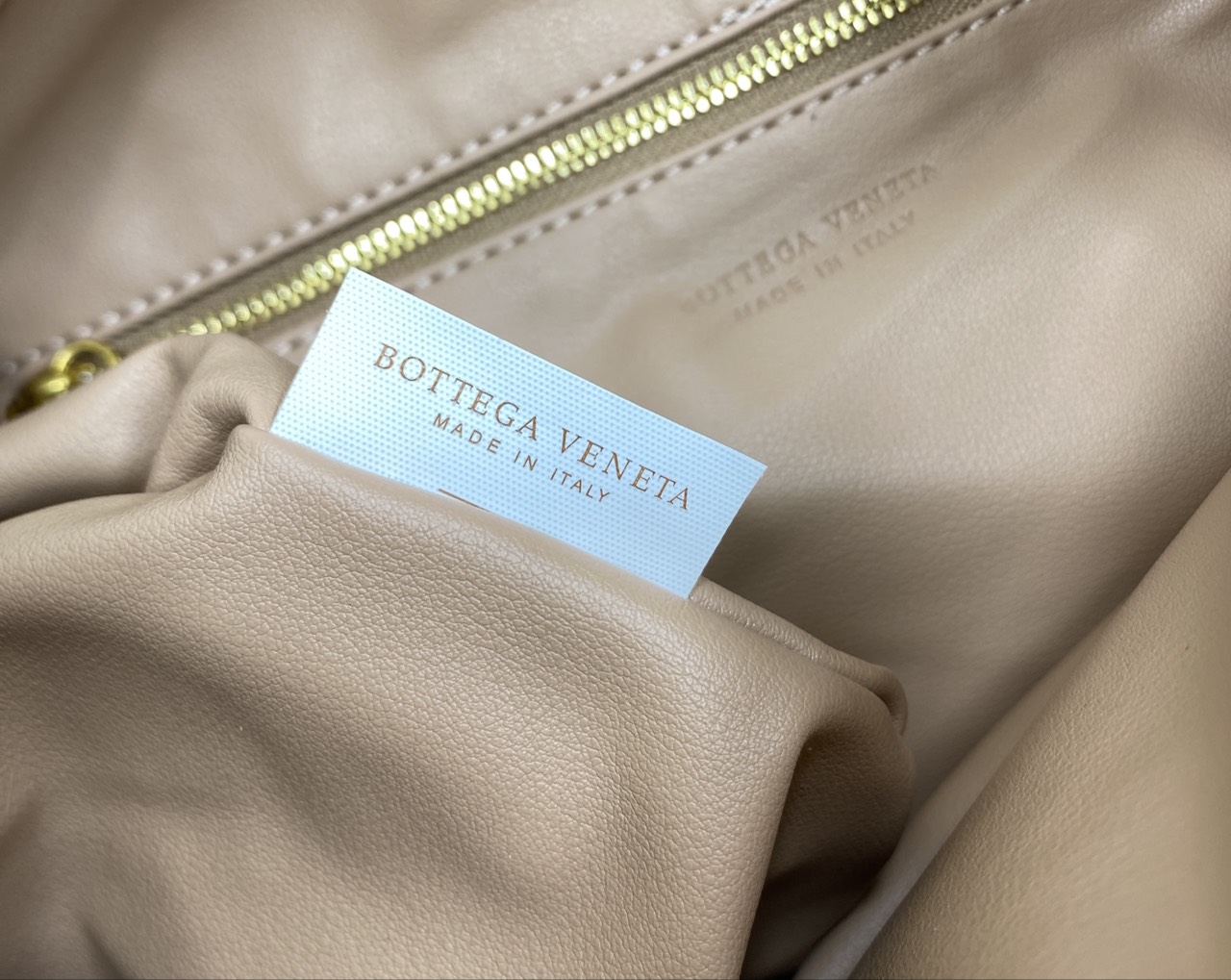 BOTTEGA Large Hop Shoulder Bag 48cm / BOTTEGA Hobo Bag กระเป๋าสะพายไหล่ใบใหญ่ จุของได้เยอะมาก ดีไซส์สานเป็นเอกลักษณ์สวยงาม