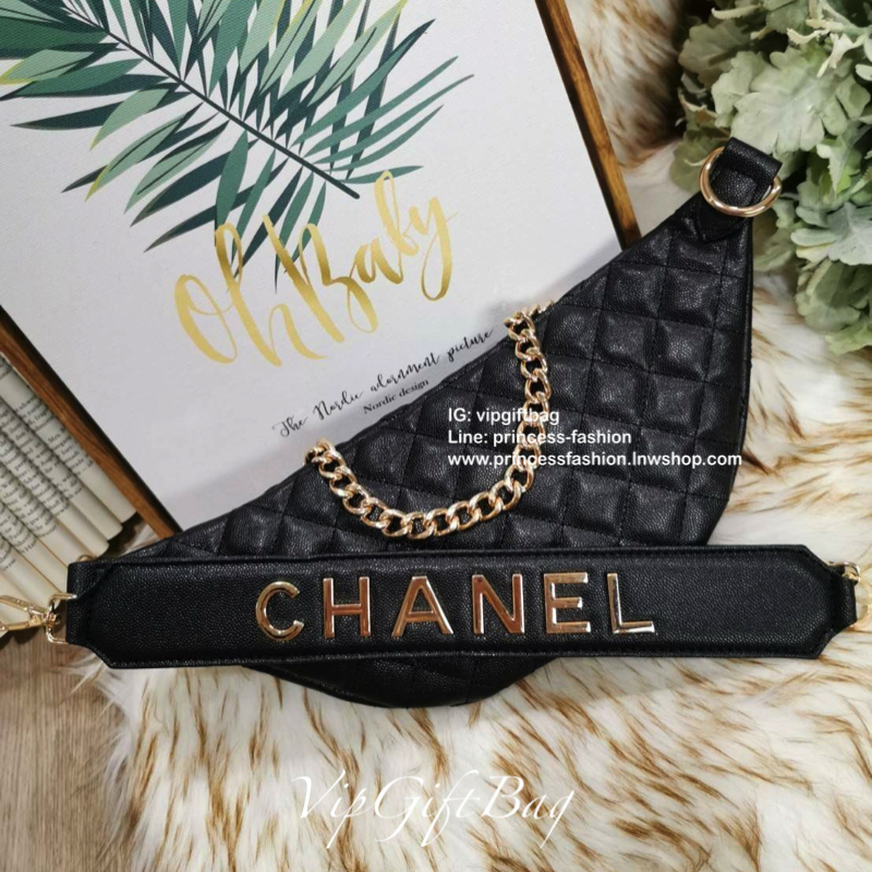 Chanel Waist Bag With Chain VIP Gift With Purchase (GWP) รุ่น Limited พรีเมี่ยม Chanel Perfume Counter กระเป๋าสะพาย คาดเอว หรือคาดอกรุ่นใหม่ล่าสุดวัสดุหนังคาเวียร์ลายตารางเปิดปิดด้วยซิปห้องอะไหล่แบรนด์ สะดวกใช้ ภายในมีโลโก้ ใส่มือถือ iphone ของจุกจิกได้ ร