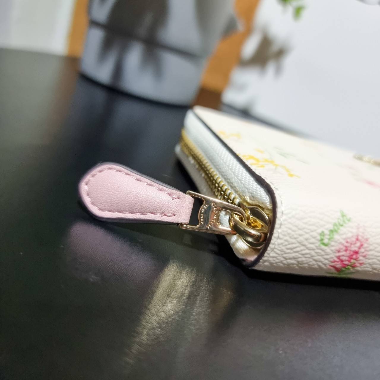 ของแท้ 💯% 】COACH C0033 ACCORDION ZIP WALLET PRINT น่ารักได้ไม่ต้องรอเช่นเคยอีกหนึ่ง!! กระเป๋าสตางค์ใบยาว น่ารักน่าใช้