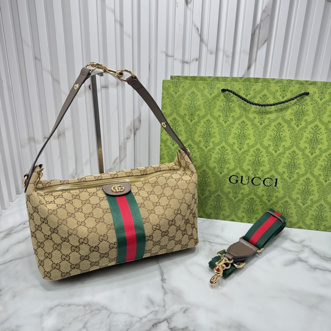 ORI หนังแท้ | GUCCI GG Ophidia Large Shoulder Bag / Gucci Hobo Bag ใหม่ล่าสุด จากเทศกาล Gucci Cruise 2026 กับกระเป๋าถือทรงโฮโบ พร้อมสายสะพาย ยังคงเป็นคอลเลคชั่นตัวเด่น สวยสะบัด! ดีไซน์ทรงยอดฮิตติดกระแสสุดๆ