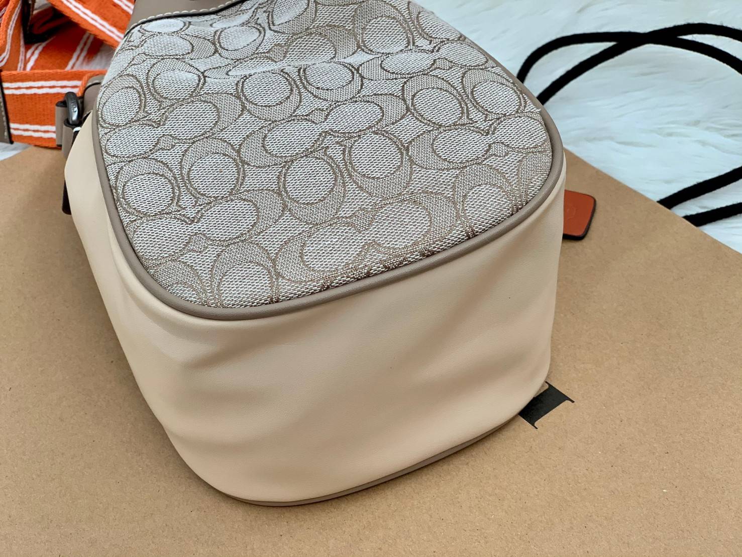 ฉีกกฎความทันสมัย รุ่นที่ใช้ได้ทั้งชาย//หญิง! COACH DRAWSTRING MARBLE BAG IN SIGNATURE JACQUARD ((c3782)) พร้อมส่งที่ไทย ใหม่ล่าสุดค่ะ!