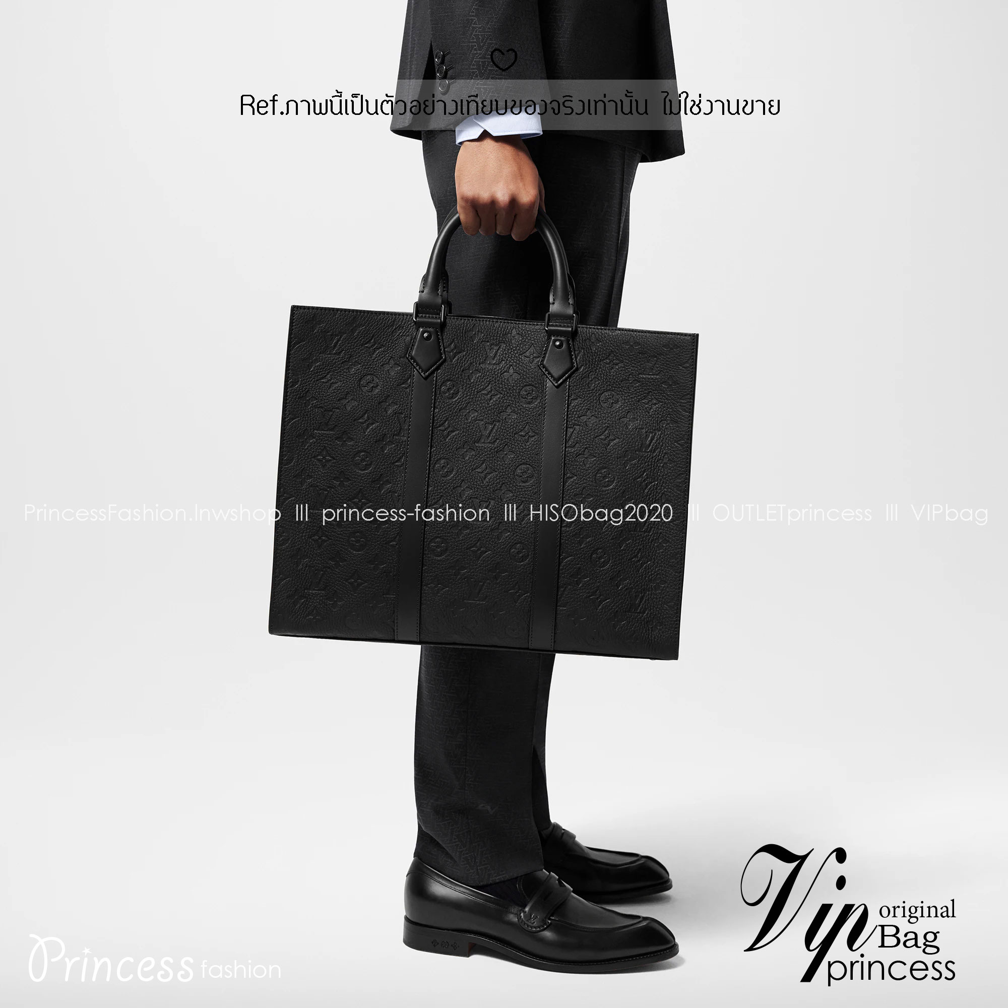 TOP ORI หนังแท้ | LV Sac Plat 24H Tote bag กระเป๋าโท้ทใบใหญ่ หนัง Taurillon ฉลุลายโมโนแกรมสวยหรูคมชัด สะท้อนความสง่างามเปี่ยมเสน่ห์สไตล์มัสคิวลีน ด้านในมีพื้นที่จุของได้มาก มีช่องแบ่งสัดส่วนด้านในไว้อย่างดี
