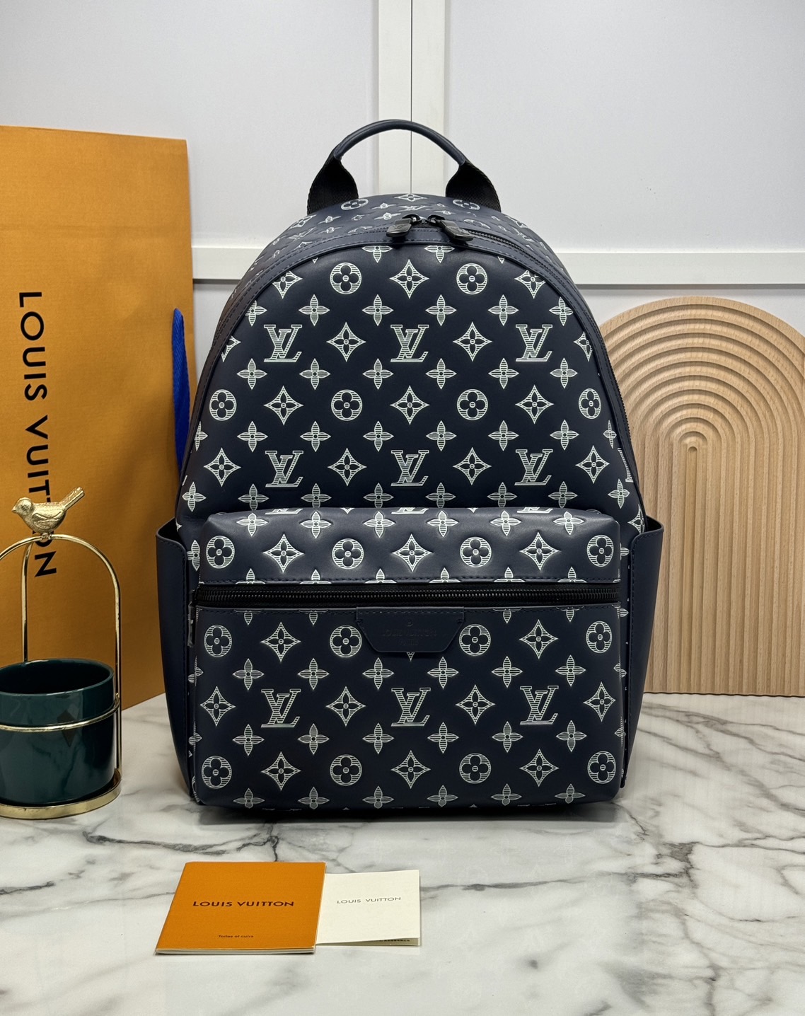 LV Discovery Backpack Monogram Shadow Leather / LV Backpack กระเป๋าเป้สะพายหลัง เท่ๆ คูลๆ ที่ดูแพงที่สุด งานสวยเป๊ะ จุของได้เยอะ ใช้ได้ทั้งชายหญิง หนังแท้ เกรดออริ เทียบแท้ 1:1 ใช้งานต่างประเทศได้