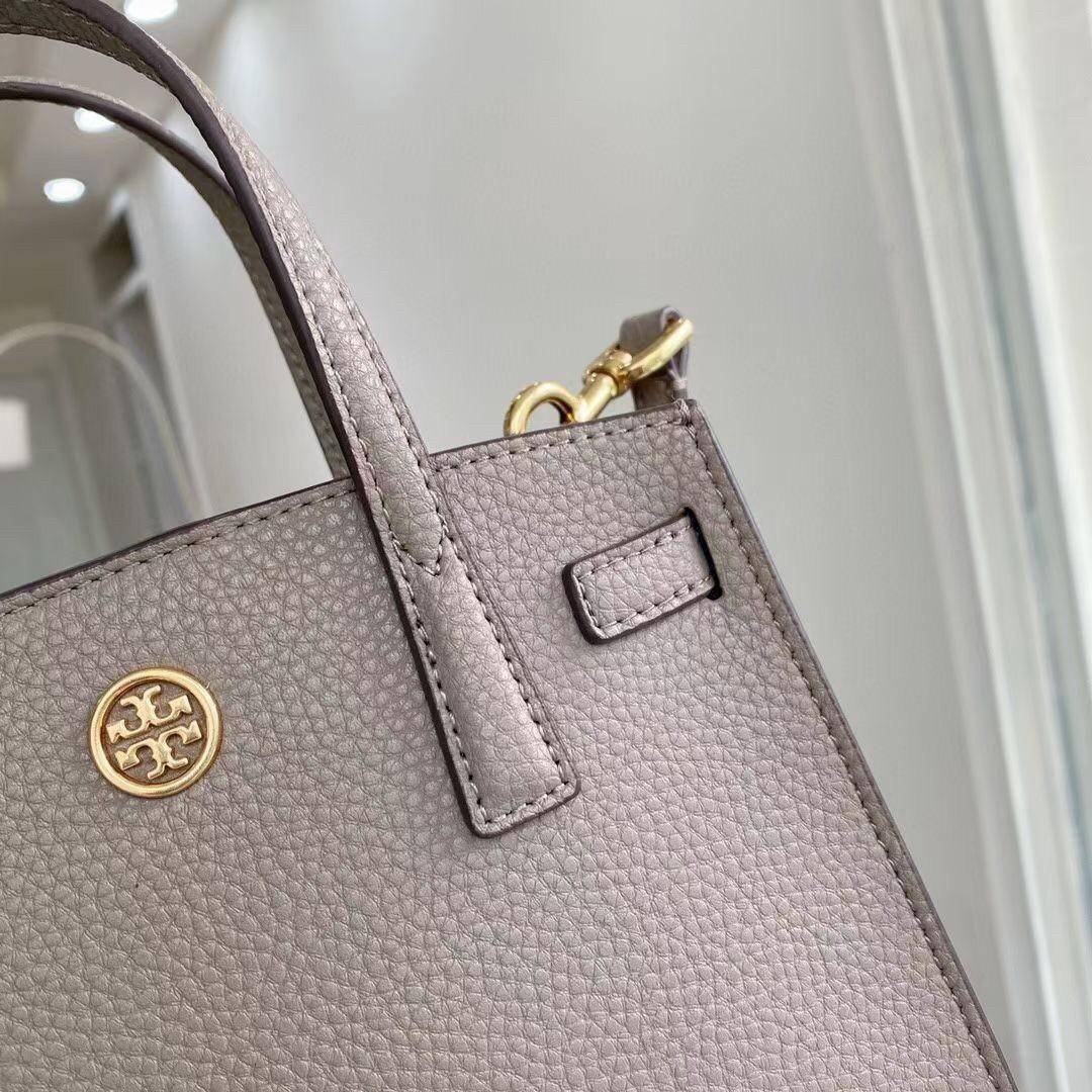 ของแท้ 💯% 】Tory walker Micro Satchel กระเป๋าถือหรือสะพายไหล่ วัสดุหนังแท้ ด้านหน้าประดับโลโก้แบรนด์ อะไหล่ทองสวยหรู