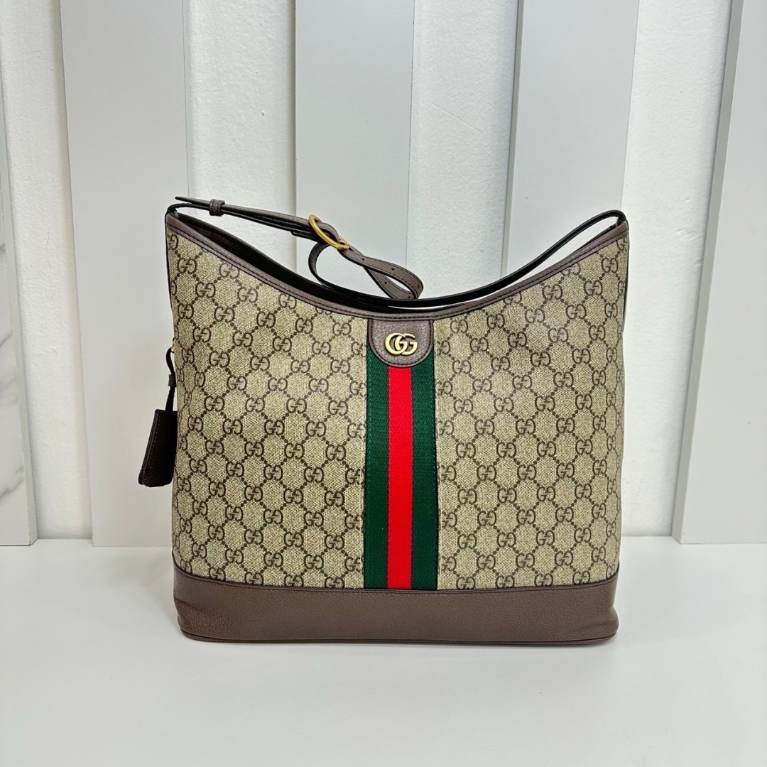13" GUCCI OPHIDIA GG MEDIUM SHOULDER BAG Beige and ebony GG Supreme canvas Brown leather trim กระเป๋าสะพายไหล่ อะไหล่ทองหรูหรา