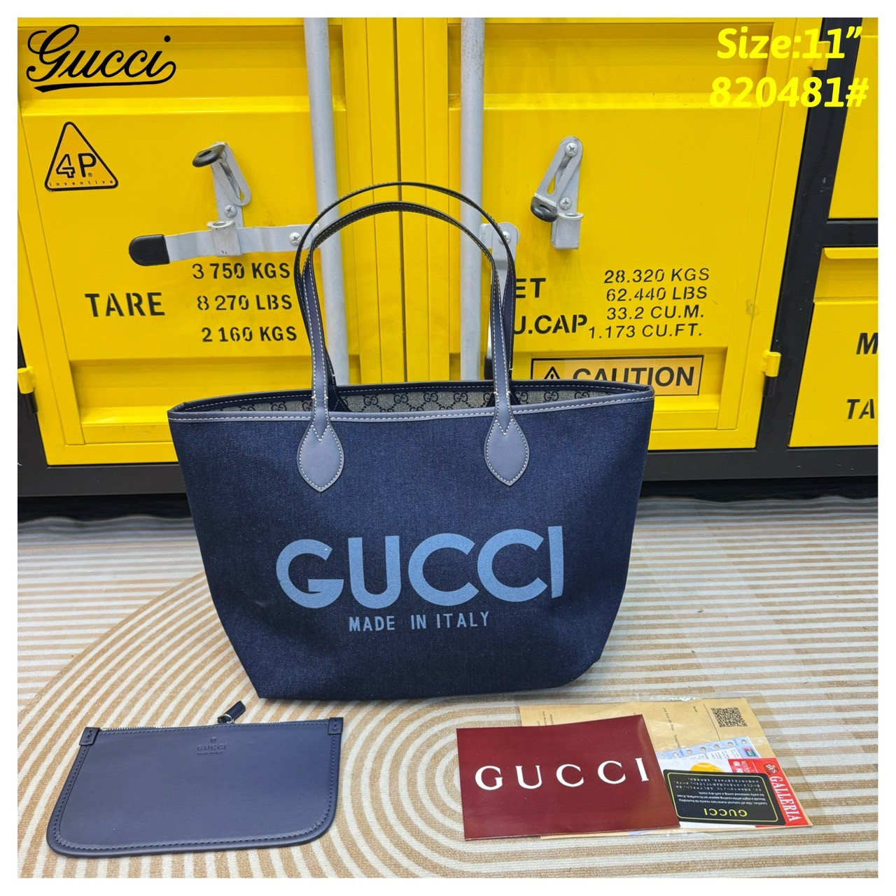 GUCCI Totissima reversible tote bag กระเป๋าสะพายทรงโท้ทเดนิม ใหม่ล่าสุด กลับด้านใช้ได้ 2 ด้านสวยเริ่ดมากๆ ด้านเดนิมสีเข้มพิมพ์ชื่อแบรนด์สวยโดดเด่น อีกด้านลายโมโนแกรมเต็มใบ ปรับใช้งานได้ไม่มีเบื่อ