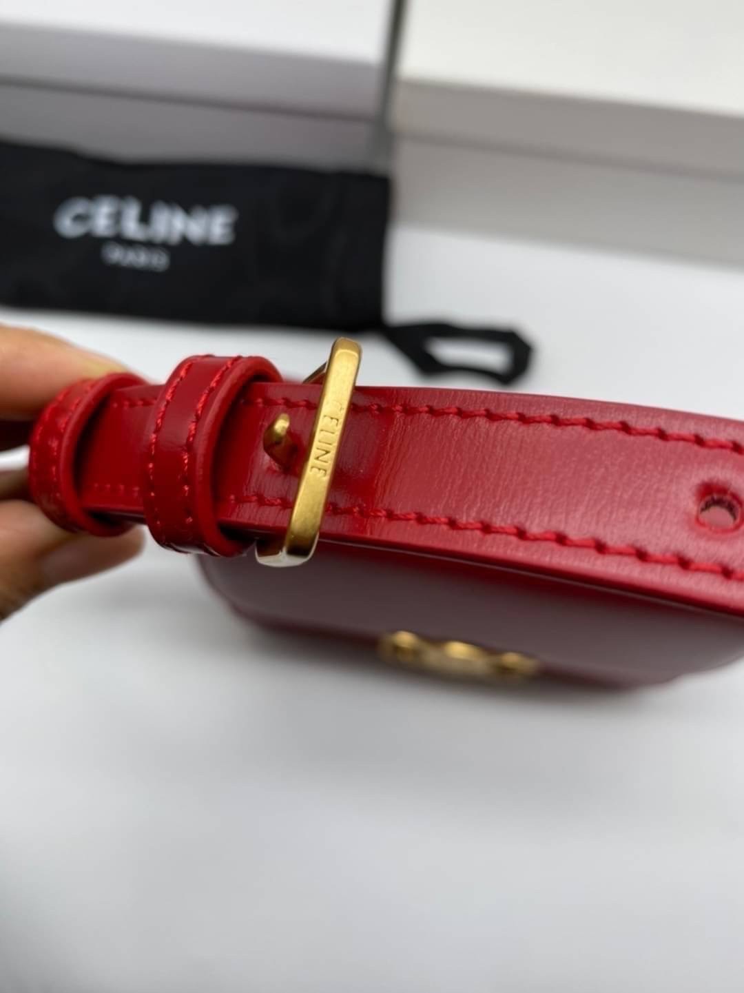 TEEN 18cm : CELINE TEEN TRIOMPHE BAG IN SHINY CALFSKIN / Celine Triomphe Bag / Celine Bag พร้อมส่ง 7 สี เกรดออริ 1:1 กระเป๋าแบรนด์หรูที่ควรมีแห่งปี รูปทรงสี่เหลี่ยมรุ่นฮอตฮิตของเหล่าดาราและเซเลบทั้งหลาย ดีไซต์เรียบหรู