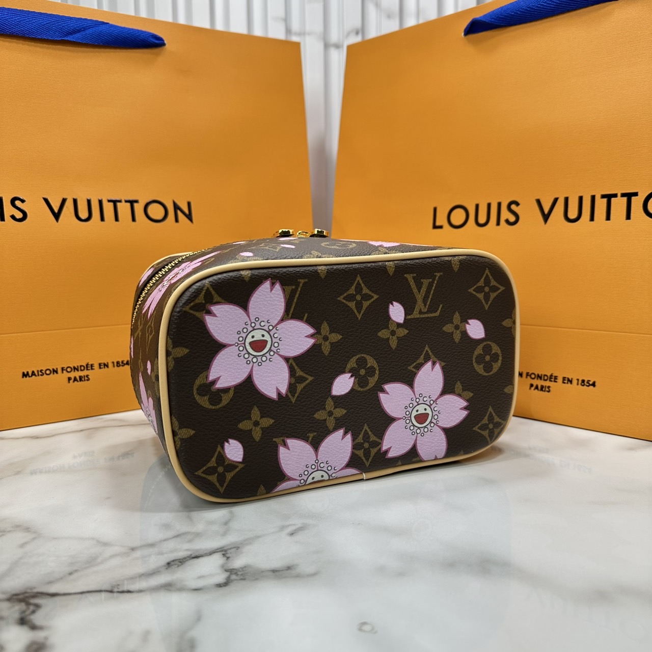 ORI หนังแท้ | คอลใหม่ดอกไม้แสนหวาน LV x TM Cherry Blossom bag กระเป๋าสะพายดีไซน์คลาสสิครุ่นสุดปัง ปรับลุคให้มีชีวิตชีวาด้วยลายดอกไม้เชอรี่บลอสซั่ม คอลใหม่สุดเอ็กซ์คลูซีฟ