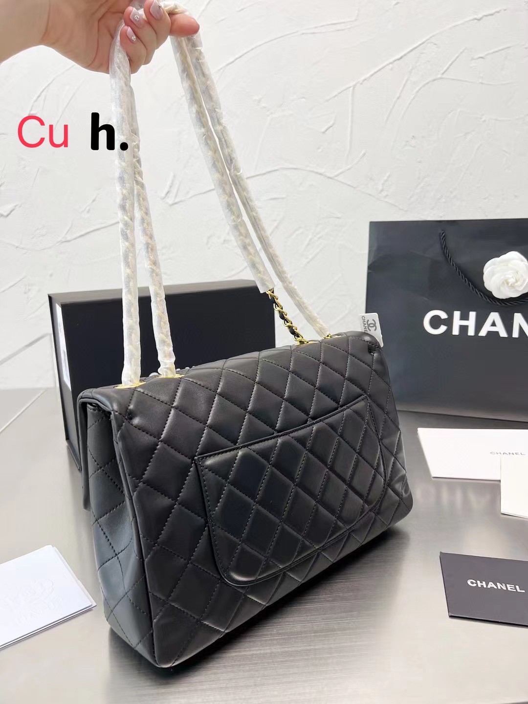 Chanel classic flap bag with chain / CHANEL BAG พร้อมส่ง กระเป๋าสะพายสุดหรู สวยดูแพง รูปทรงคลาสสิค สายสะพายโซ่ในตัว **รอบนี้จัดราคาพิเศษสุดคุ้ม งานสวยเกินราคาค่ะ