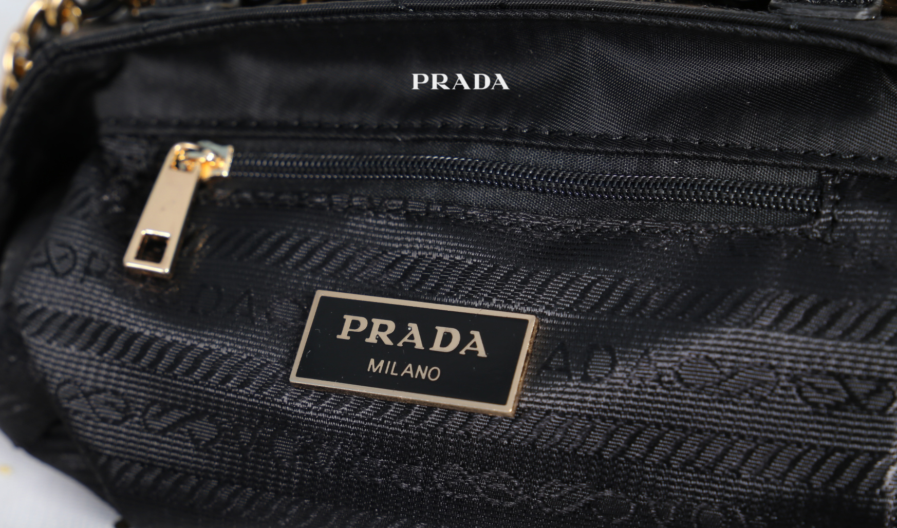 PRADA SHOULDER BAG / Prada Metal chain Quilted Waist Pouch กระเป๋าไนล่อนเย็บเป็นลายตาราง ดูหรูหราใบเล็กน่ารัก ด้านในโล่ง มี 1 ช่องซิป ซับในด้วยผ้าพิมพ์ลายแบรนด์