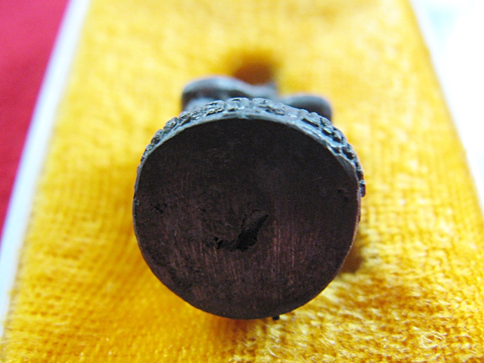 สินค้าหมดค่ะ รูปเหมือนหลวงพ่อคูณ รุ่นเมตตาบารมี วัดบ้านไร่ พ.ศ.2535 พร้อมกล่องเดิมค่ะ