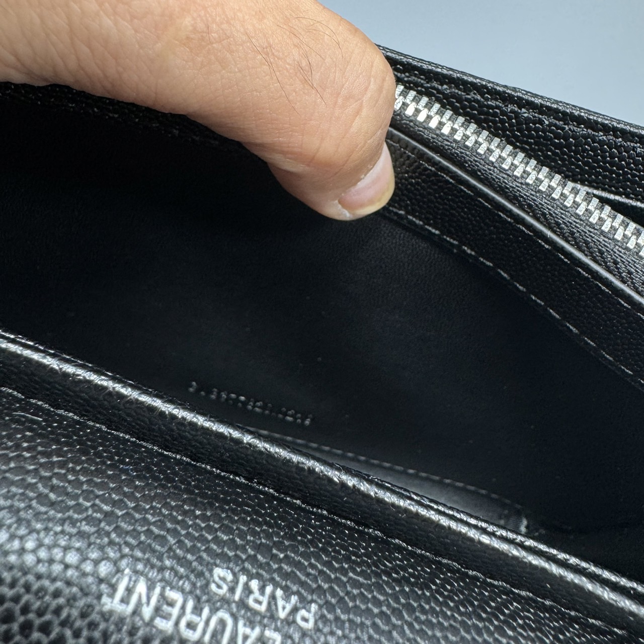 YSL Woc 9 Wallet on chain / YSL Clutch Bag 9" กระเป๋าสะพายรุ่นยอดนิยม เกรดหนังคาเวียร์สวยเต็มใบ เกรดออริ 1:1 ใช้งานต่างประเทศได้