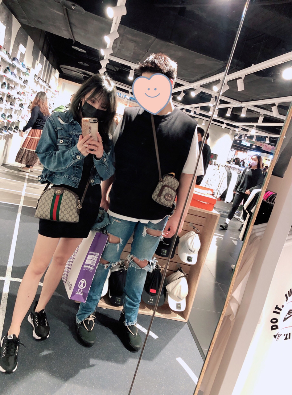 หนังแท้ GUCCI Neo Vintage mini bag / GG Mini Crossbody bag กระเป๋าสะพายข้างใบเล็ก ใช้ได้ทั้งชาย/หญิง งานหนังแท้ทั้งใบ ออริจินอลเกรด ภาพสินค้าถ่ายจากงานขายจริง ใช้งานต่างประเทศได้ค่ะ