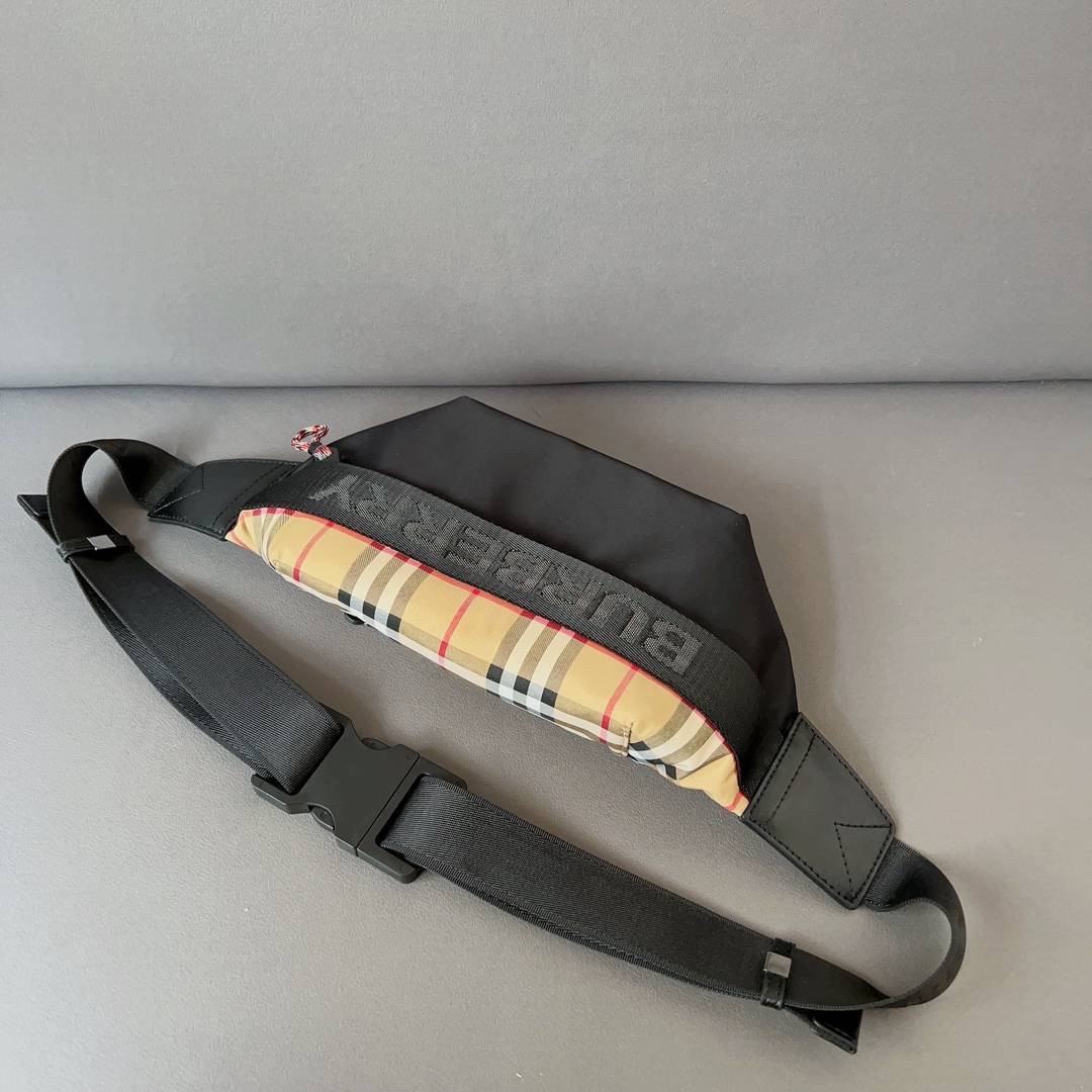 Burberry Vintage Check Sonny Belt Bag / BURBERRY FRAGRANCES BELT BAG วัสดุ 100% POLYAMIDE (Nylon & Canvas) กระเป๋าคาดเอว คาดอกแบบ UNISEX ใช้ได้ทุกเพศ