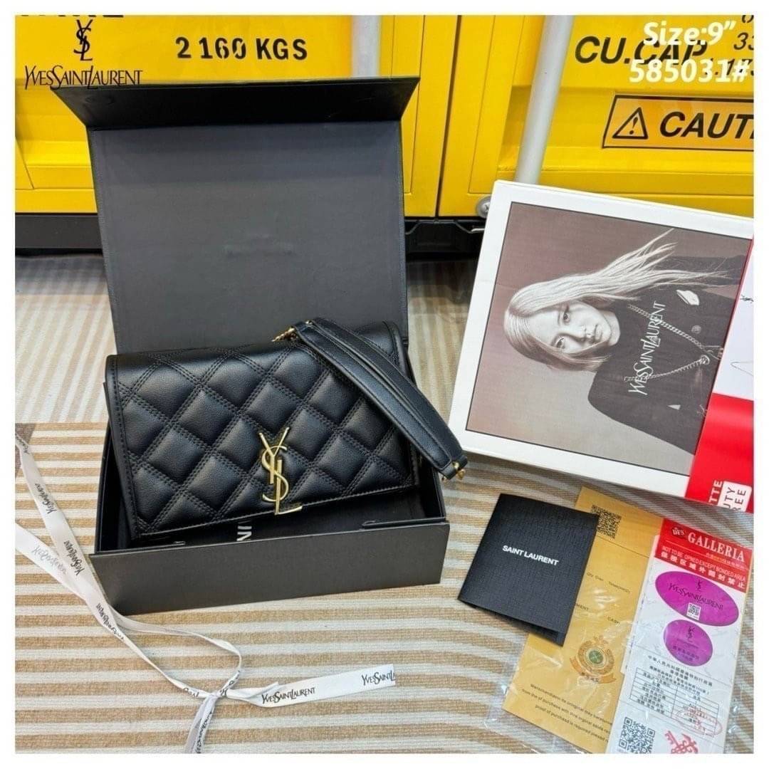 YSL angie chain bag / YSL Clutch Bag กระเป๋าสะพายทรงคลัช ถือออกงานได้สวยโดดเด่น รูปทรงคลาสสิคใช้งานง่าย ภายในแบ่งเป็นช่องซิป และช่องใส่บัตรสะดวกใช้งาน