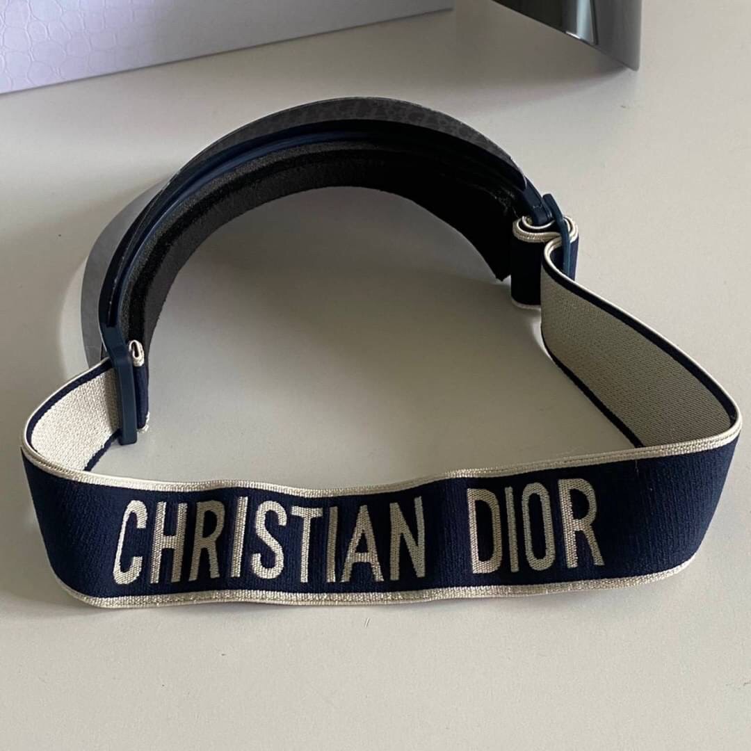 DiorClub V1U Blue Dior Oblique Visor / Dior Sun Visor Cap ภาพสินค้าถ่ายจากงานขายจริงใช้งานต่างประเทศได้