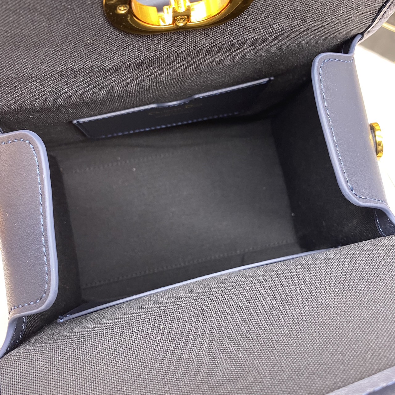 DIOR SMALL BOSTON BAG Blue Oblique Embroidery and Smooth Calfskin / DIOR Box Bag พร้อมส่ง กระเป๋าสะพายทรงกล่อง New for Winter 2023 คอลผู้ดี สวยหรู ตอบโจทย์และแมทช์ได้กับทุกลุคทุกสไตล์