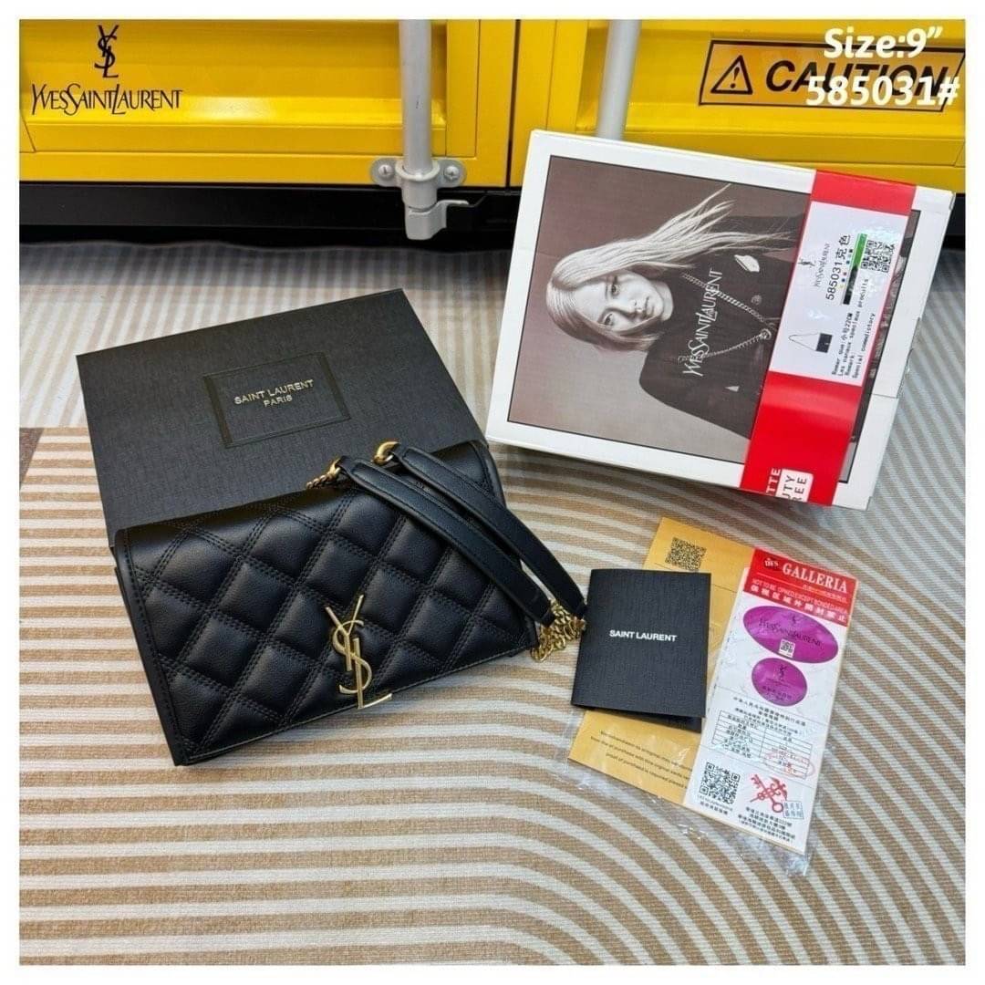 YSL angie chain bag / YSL Clutch Bag กระเป๋าสะพายทรงคลัช ถือออกงานได้สวยโดดเด่น รูปทรงคลาสสิคใช้งานง่าย ภายในแบ่งเป็นช่องซิป และช่องใส่บัตรสะดวกใช้งาน