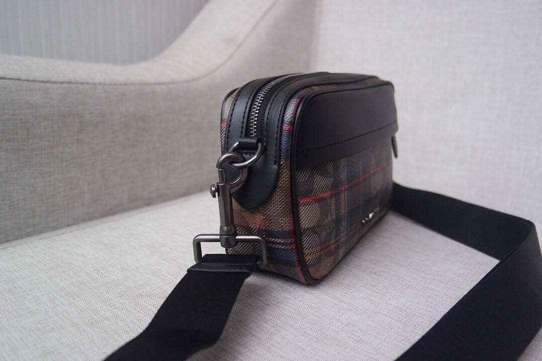 Coach Graham Crossbody NEW ITEM กระเป๋าสะพายลายสุดชิค crossbody