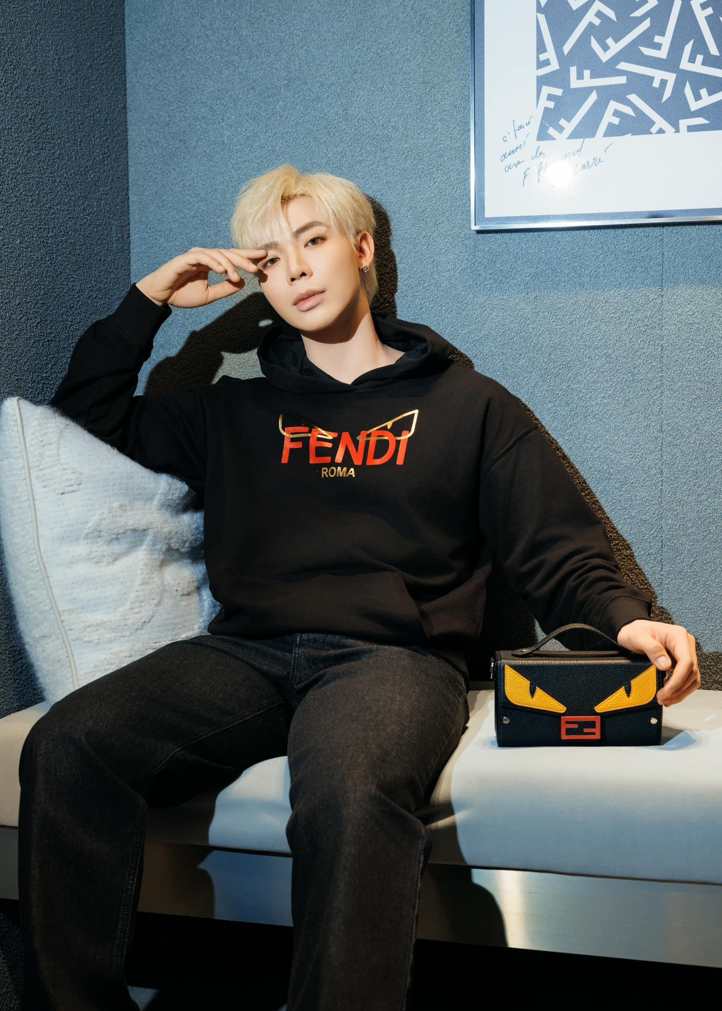 FENDI Baguette Soft Trunk Bag กระเป๋าสะพายทรงกล่อง ไอเท็มสุดเท่ ผสมผสานความทันสมัย รูปทรงกล่องสัดส่วนสวยลงตัว โดดเด่นชวนมอง