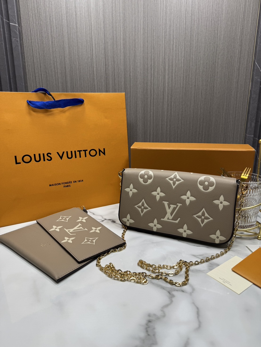 OP ORI หนังแท้ | LV Felicie Pochette bag in soft Monogram Empreinte leather กระเป๋าสะพายทรงพอชขนาดกะทัดรัด หนัง Monogram Empreinte เนื้อนุ่มประทับลาย Monogram สุดไอคอนิก