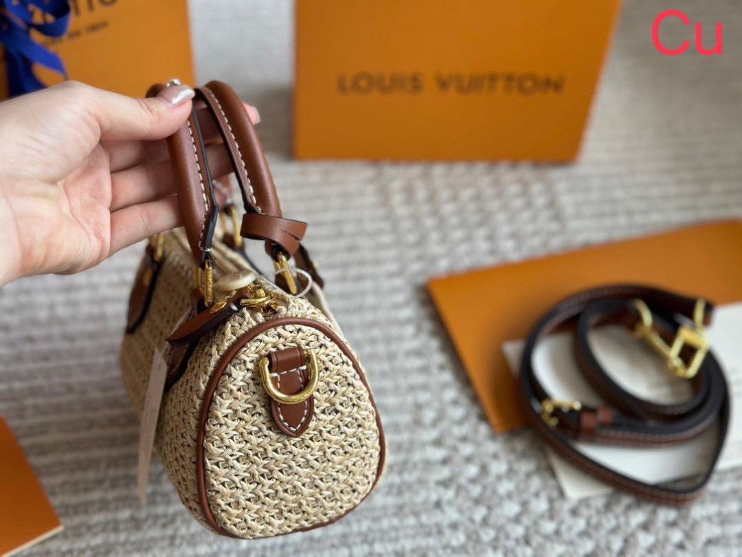 LV Nano Speedy Raffia bag กระเป๋าสานไซส์มินิ ดีไซน์ใหม่สุดเอ็กซ์คลูซีฟจากเส้นใยถักแบบโครเชต์ พร้อมสายสะพาย ใช้ในวันสบายๆ ผ่อนคลาย เรียบหรูดูมีสไตส์