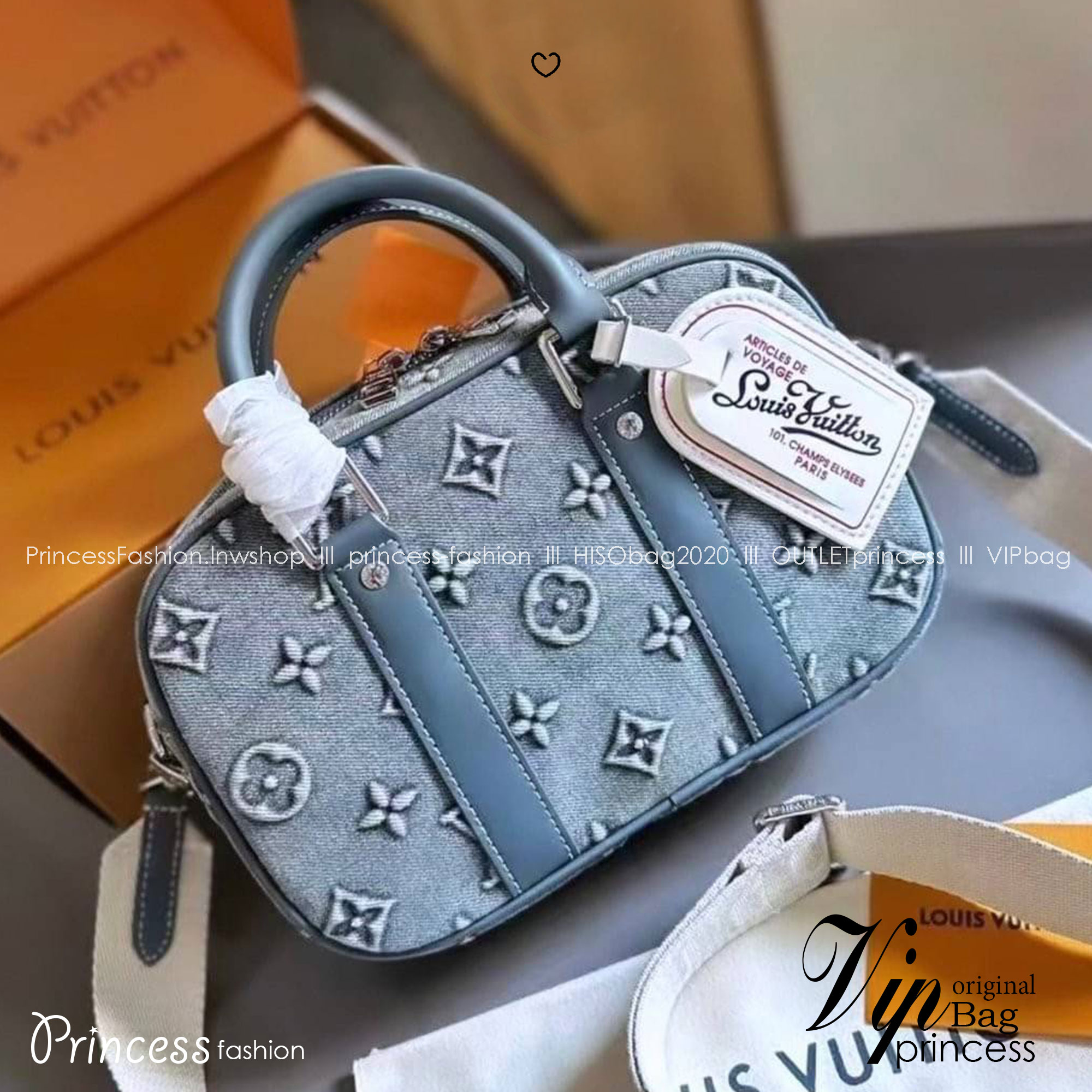 LV Denim Camera Box Bag กระเป๋าสะพายทรงกล้อง งานเดนิมฟอก คอลใหม่สุดคลาสสิก สวยเท่ห์มาก ปั้มลายโมโนแกรมนูนสวยโด่ดเด่น ใช้งานได้อเนกประสงค์มีสายยาวแบบถอดได้ 2เส้น แมทช์กับเสื้อได้หลากหลายสไตล์