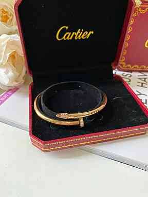 Cartier Bracelet / Cartier JUSTE UN CLOU กำไลคาเทียร์ตะปู รุ่นมีเพชร ภาพถ่ายจากงานจริง พร้อมกล่อง วัสดุโลหะเคลือบขึ้นเงาตามรูป ใช้งานต่างประเทศได้