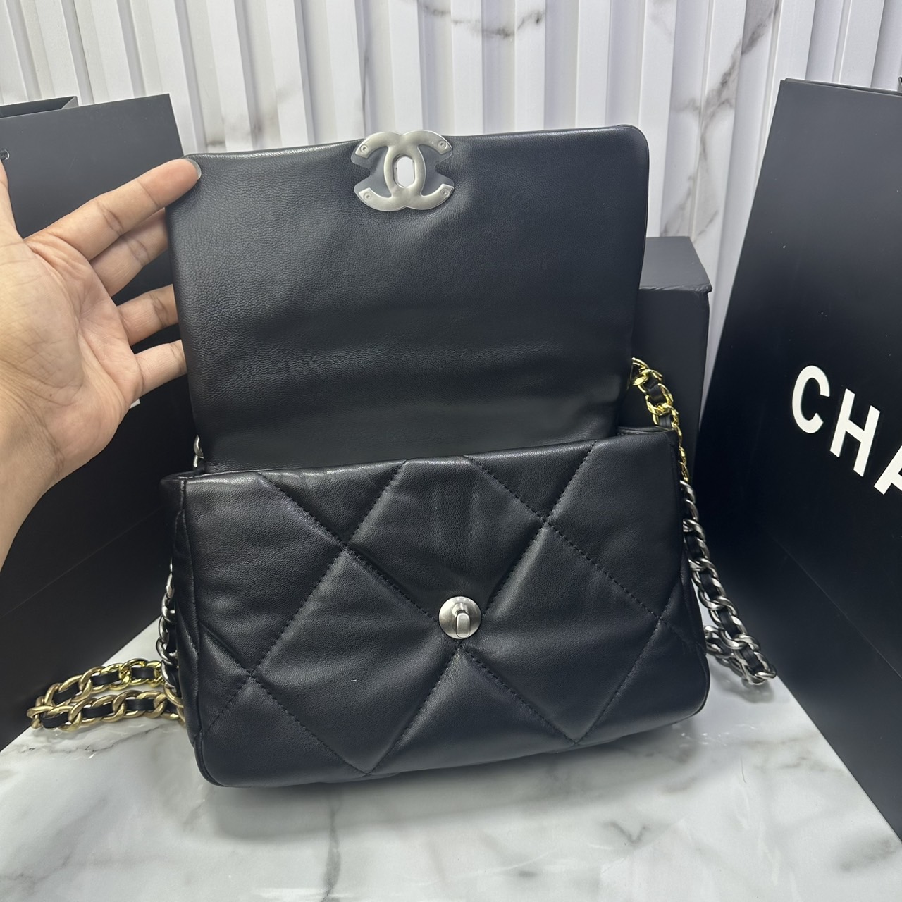 ORI หนังแท้ | CHANEL 19 Flap Bag 25cm กระเป๋าสะพายรุ่นยอดนิยม หนังนิ่มนุ่มลื่น หรูหราระดับตำนาน สวยงามเหนือกาลเวลา