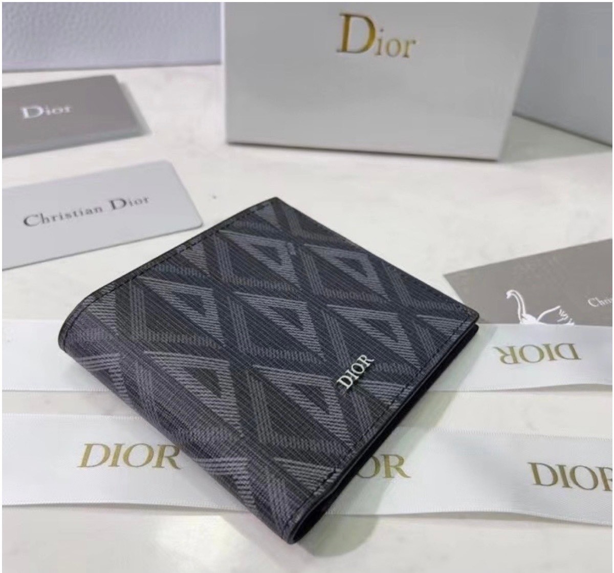 DIOR Wallet CD Diamond Canvas กระเป๋าสตางค์ใบสั้น พร้อมส่งที่ไทย ภาพสินค้าถ่ายจากงานขายจริง ใช้งานต่างประเทศได้