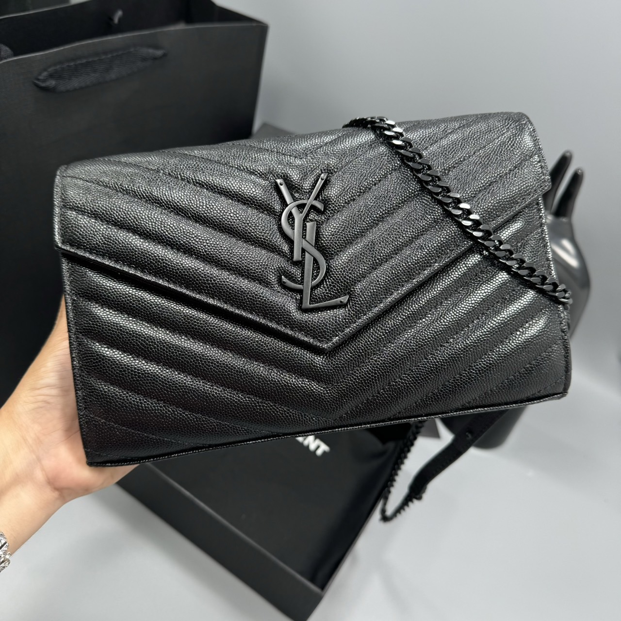 YSL Woc 9 Wallet on chain / YSL Clutch Bag 9" กระเป๋าสะพายรุ่นยอดนิยม เกรดหนังคาเวียร์สวยเต็มใบ เกรดออริ 1:1 ใช้งานต่างประเทศได้