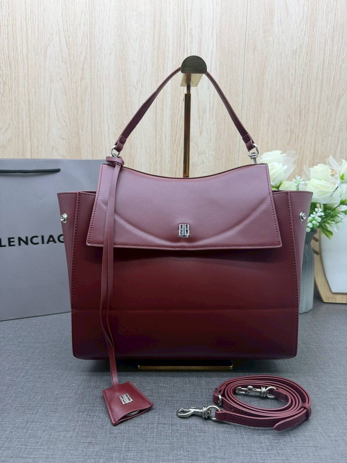 ORI หนังแท้ | Balenciaga Nano Medium Top Handle Bag 27cm กระเป๋าสะพายทรงโท้ท ดีไซน์ใหม่สวยเก๋ตามแบบฉบับแบรนด์