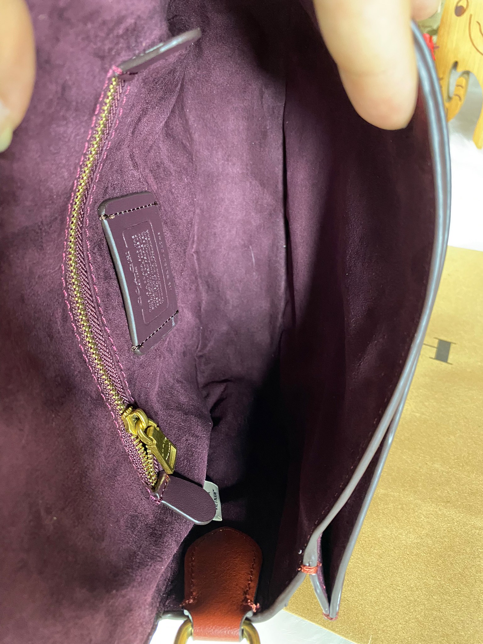 OUTLET 】COACH BEAT SADDLE BAG 10 แบบพร้อมส่ง จุกๆ เลยค่า The best item! ที่สาวๆรอคอย! ฮอตไฟลุก! สีหายาก ละมุนคุณหนู คอลเลคชั่นใหม่ ดีไซน์หรูหรา พิเศษมากๆมาพร้อมสายสะพาย 2 เส้น ใช้คู่กันหรือแยกสะพายก็สวยครบสูตร กระเป๋าสะพายทรง saddle คลาสสิค วัสดุหนัง glov