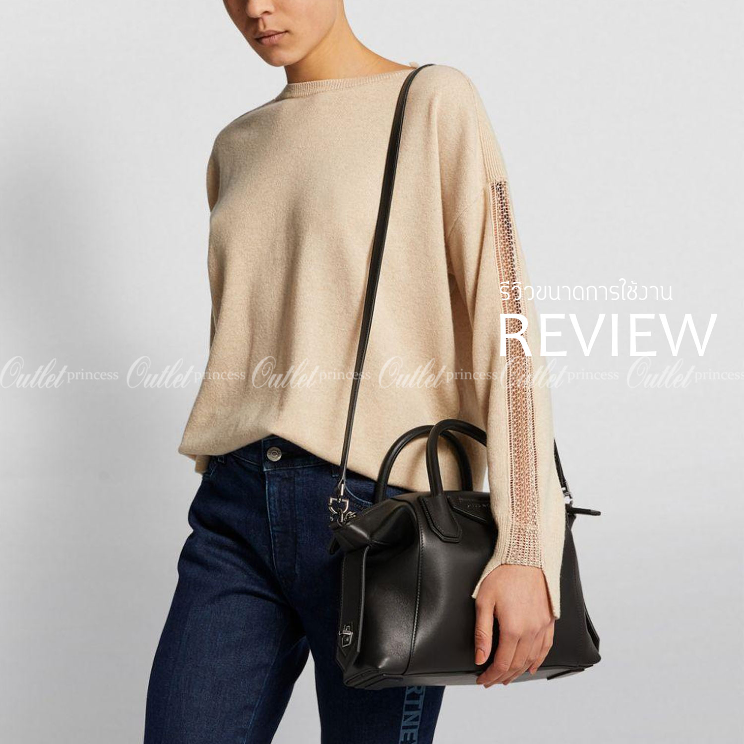 Givenchy Antigona Soft Small Leather Bag เข้ารอบใหม่ ราคาดีต่อใจ .. ไม่มีไม่ได้แล้ว! กระเป๋ารุ่น Iconic อย่าง Antigona Soft รุ่น "Classic" **มาพร้อมผ้าผูกโบว์ น่ารักมากมาย ประดับด้วยสัญลักษณ์ของแบรนด์ Givenchy ด้านหน้า **อะไหล่เงิน ไอเท็มยอดฮิตท