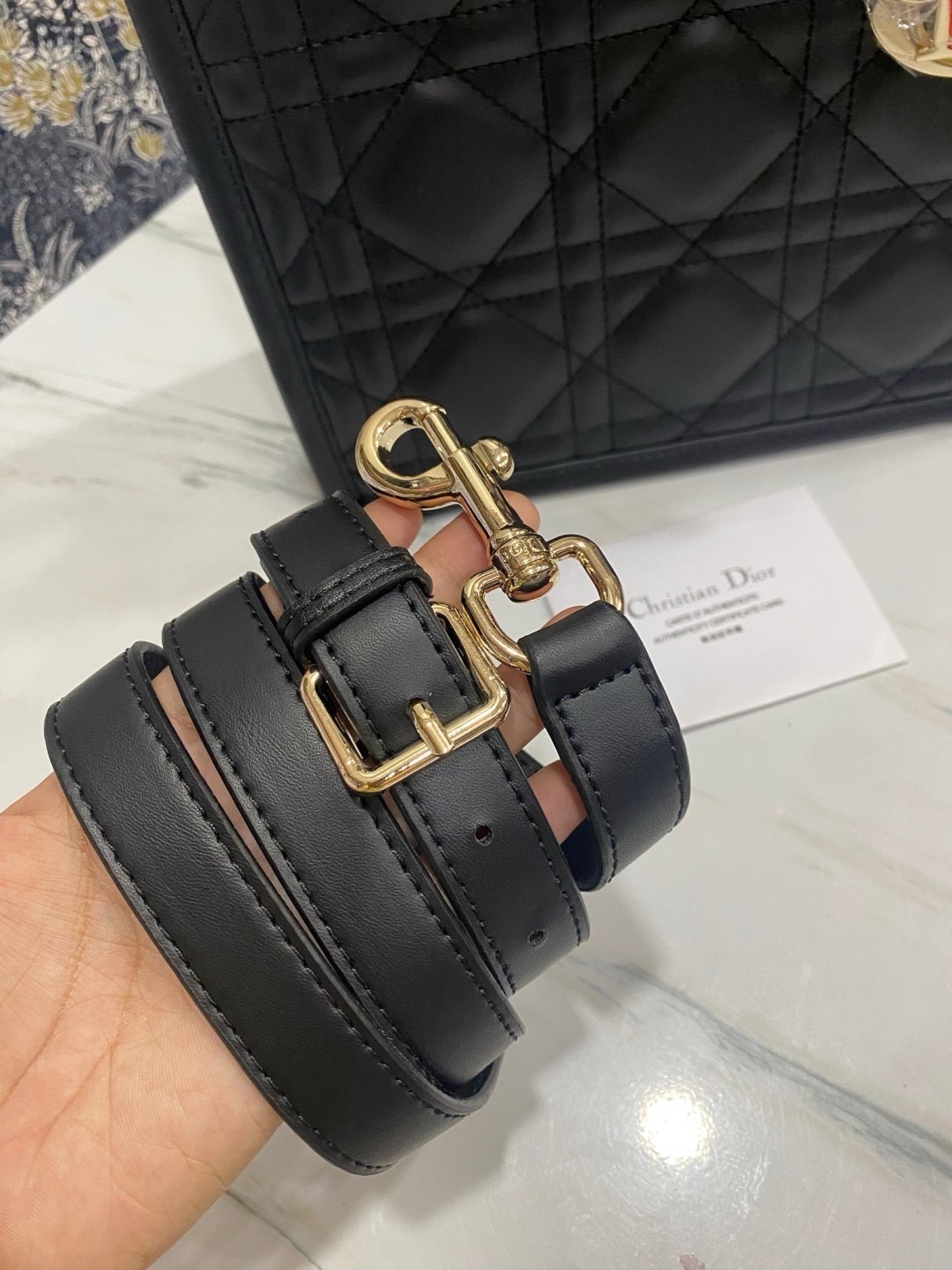 พร้อมส่ง 4 สี Small Dior Book Tote Macrocannage / DIOR TOTE BAG กระเป๋าทรงโท้ท เกรดออริ สลับแท้ 1:1 ใช้ต่างประเทศได้