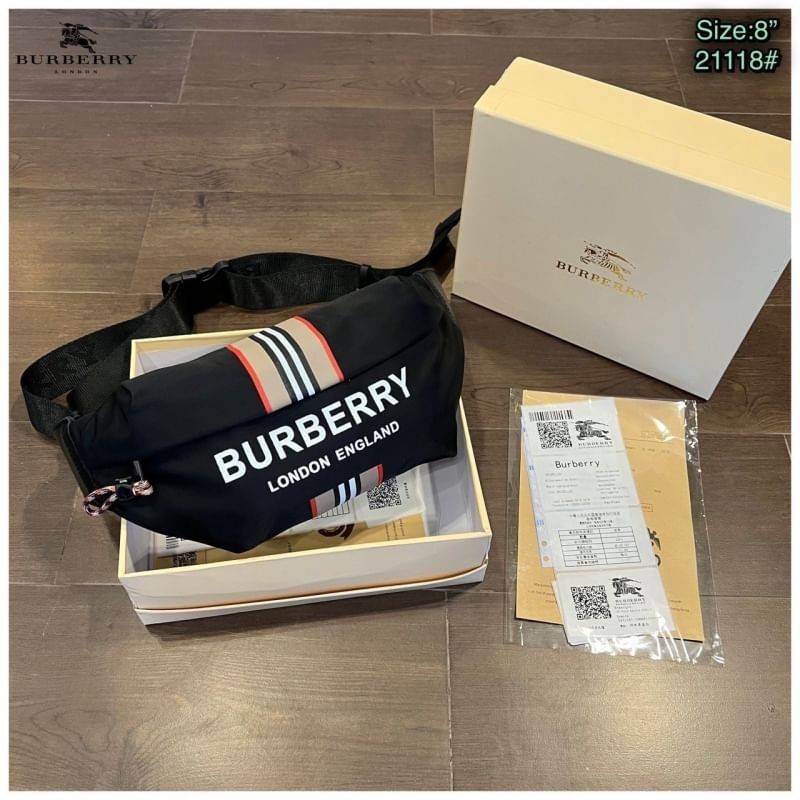 BURBERRY Belt Bag / Burberry Vintage Check Sonny Belt Bag / BURBERRY FRAGRANCES BELT BAG กระเป๋าคาดเอว คาดอกแบบ UNISEX ใช้ได้ทุกเพศ ลายวินเทจตามแบบฉบับของแบรนด์ เปิดปิดด้วยซิปยาว ใส่มือถือได้ทุกรุ่น รีบช้อป พร้อมอุปกรณ์ครบชุด ห้ามพลาด!
