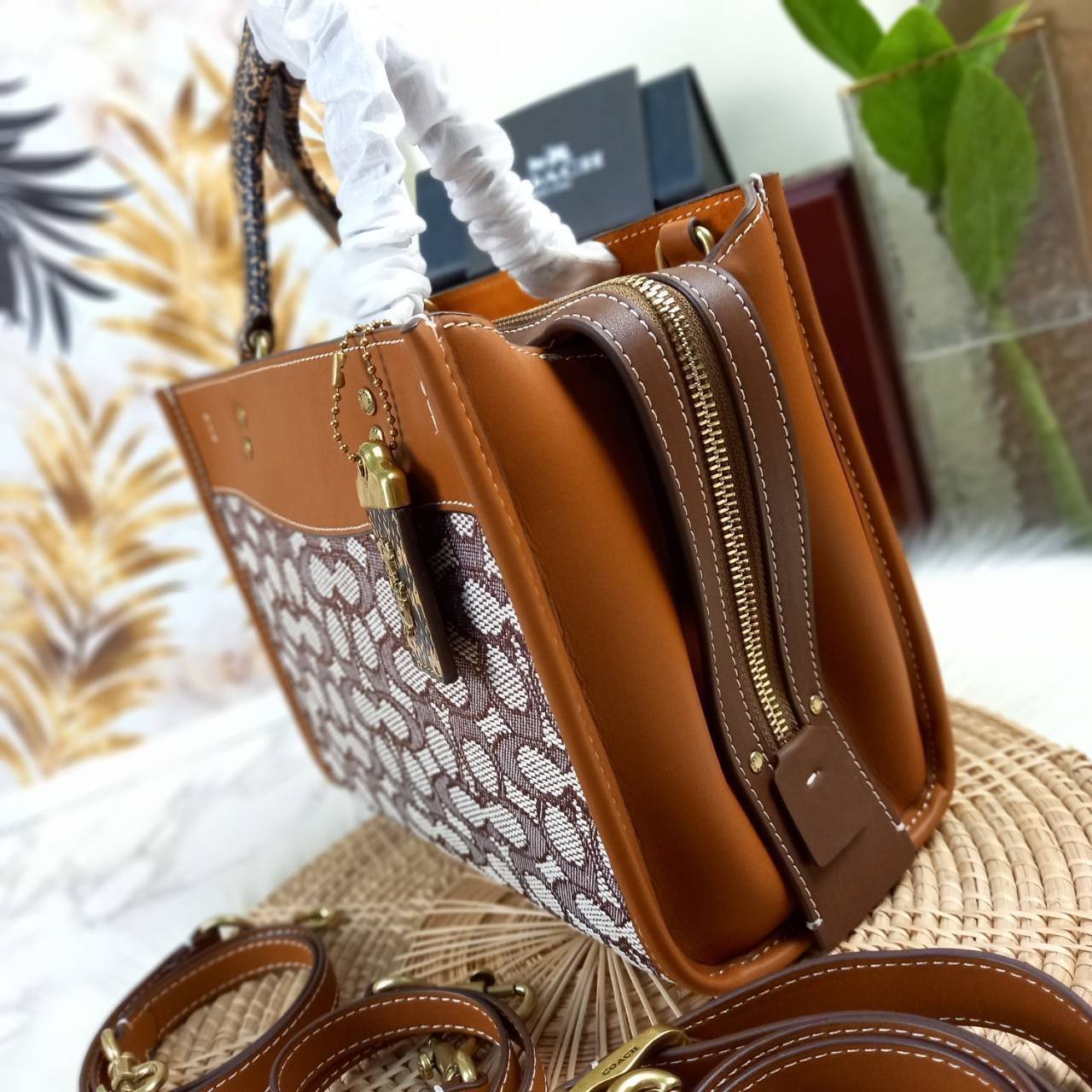 ดีเทลเนียบมาก คลาสสิค หรูหราได้ใจ😘🌺//>>COACH ROGUE 25 IN SIGNATURE TEXTILE JACQUARD WITH SNAKESKIN DETAIL(COACH C5467)🍁กระเป๋ารุ่นคลาสสิค หรูหรา มีรสนิยม จะถือ หรือสะพายได้ตามดีไซน์การใช้งานเลยจ้า// วัสดุ jacquard ลาย signatu