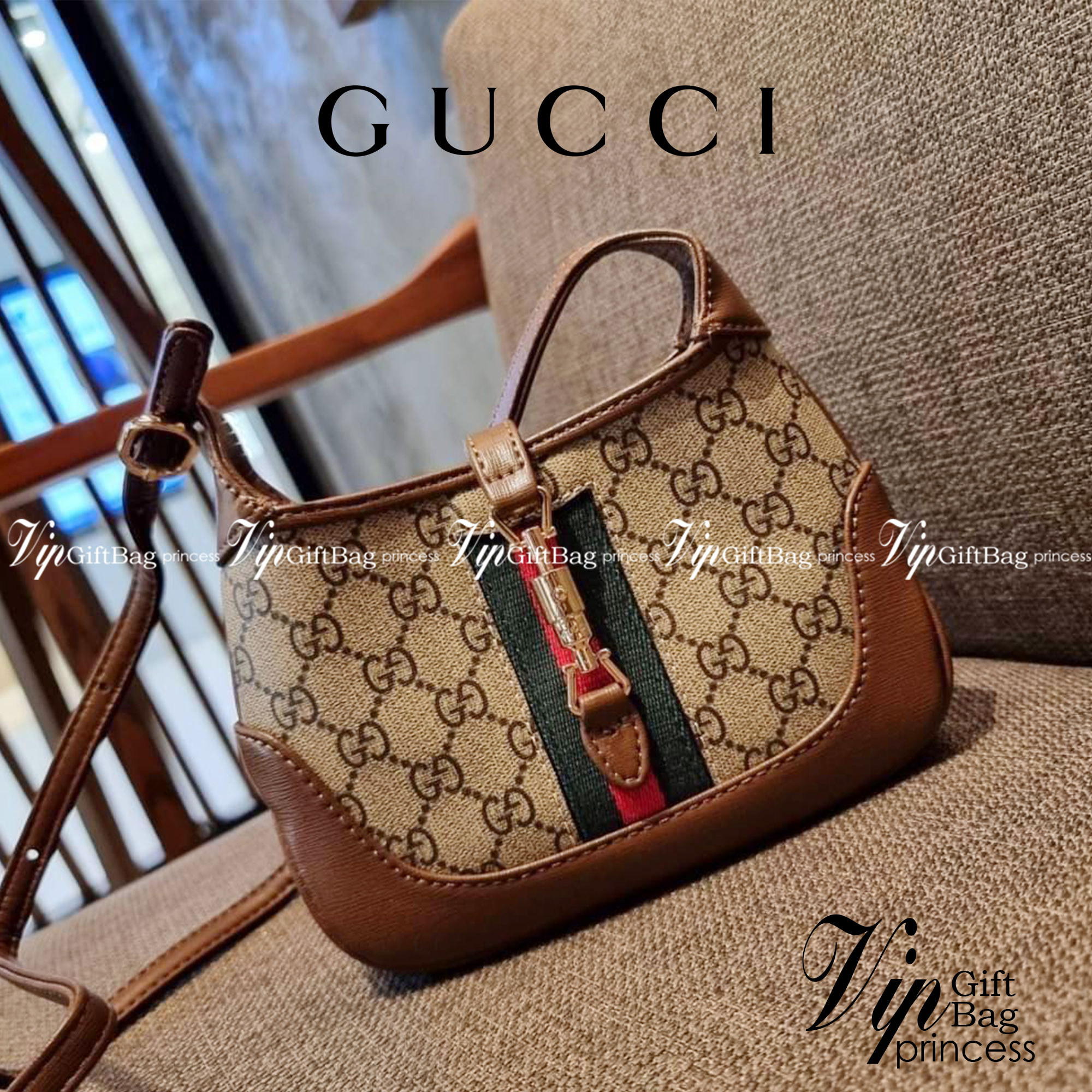 GUCCI Jackie 1961 Mini Hobo Bag GC MULTI BAG น้องคนสวย ใบเล็กแต่สุดว้าว กระเป๋าถือ/สะพายข้างวีไอพี พรีเมี้ยมกิ๊ฟที่จะทำให้หลงรักกันไปแบบสุดๆ น้องน่ารักมีดีเทลแฝงความหรูในตัว วัสดุหนังแคนวาสทนทาน อยู่ทรง ปากกระเป๋ามีตัวล็อค ภายในเป็นช่องโล่ง มีช่องใส่บัตรภ