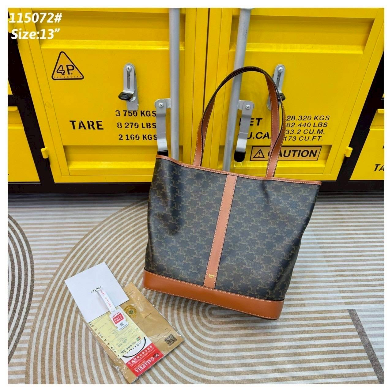 Celine Cabas In Triomphe canvas and leather / Celine Tote Bag กระเป๋าสะพายทรงโท้ทใบใหญ่ รุ่นยอดนิยม งานสวยหรูคลาสสิคไม่มีเอ้าท์ ภายในโล่งกว้าง