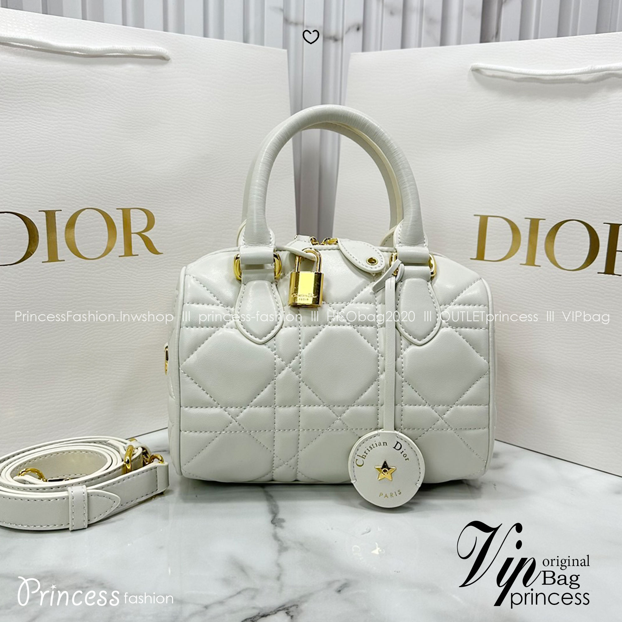 DIOR Groove 20 Bag / Dior Keepall Macrocannage Leather / Oblique Jacquard กระเป๋าสะพายทรงบอสตัน Keepall ทันสมัยและสง่างาม ใช้งานได้ทั้งแบบสะพายไหล่หรือสะพายแบบครอสบอดี้ เหมาะเป็นไอเทมคู่ใจในชีวิตประจำวัน เกรดออริ 1:1