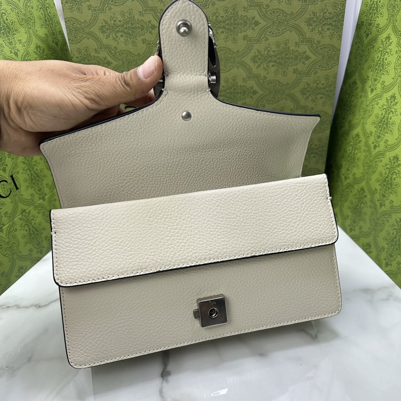GUCCI DIONYSUS LEATHER SUPER MINI BAG กระเป๋าสะพายไดโอนิซูสหรูหราเป็นเอกลักษณ์ เกรดออริ สลับแท้ 1:1 ใช้งานต่างประเทศได้