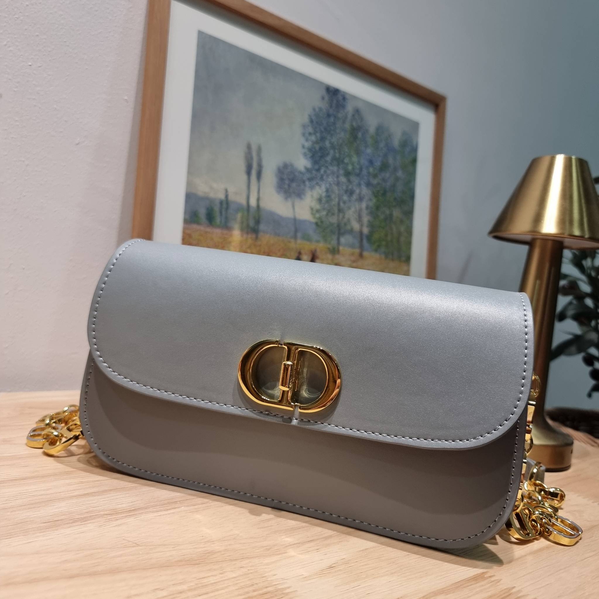 DIOR 30 MONTAIGNE AVENUE BAG สวยหรู ดีเทลแพง ต้องยกให้ไอเท็มนี้เลย กับกระเป๋าสะพายข้าง รุ่นที่ใครเห็นเป็นต้องรัก