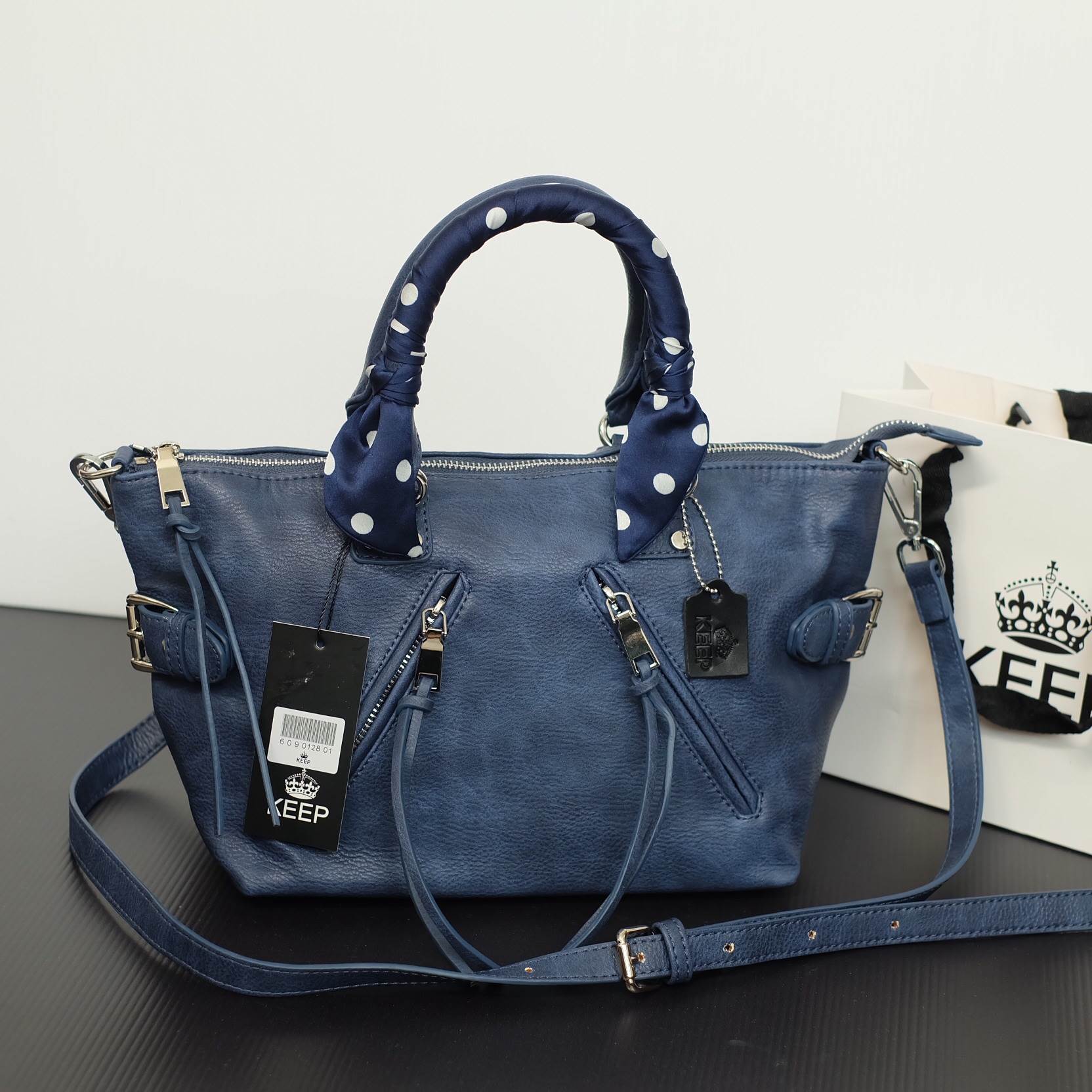 New arrival! KEEP ทรง longchamp รุ่น Duo sister with strap มีดีเทลสายรัดด้านจ้างคะ ตัวกระเป๋าหนังแกะสังเคราะห์ ลายหนังสวยมากๆคะ นิ่ม สุดๆ